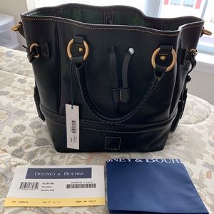 Dooney & Bourke Florentine Buckley🖤